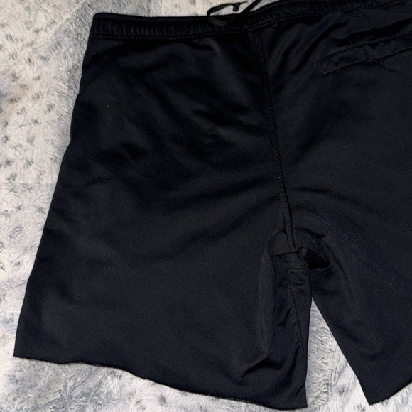 Men’s or Women’s Nike black athletic Shorts With Zipper Pockets on both sides! - Picture 9 of 10